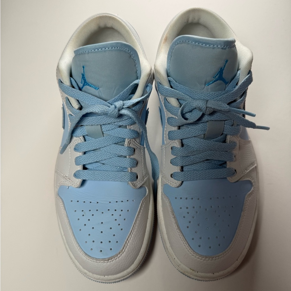 Women’s Reverse Blue Low Jordan 1s Good Condition!